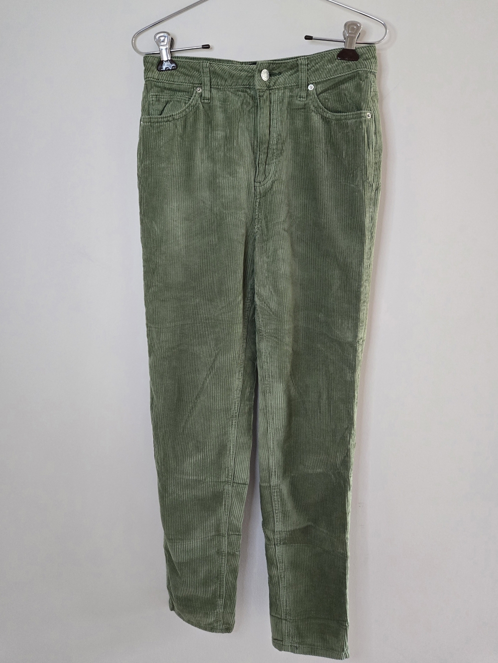 BDG by Urban Outfitters corduroy Mom High Rise pants, olive green, size 27